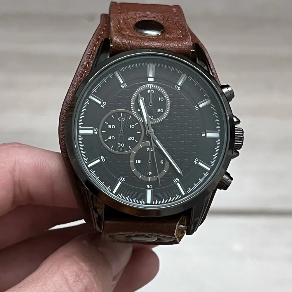 Mens Wristwatch - Picture 3 of 15
